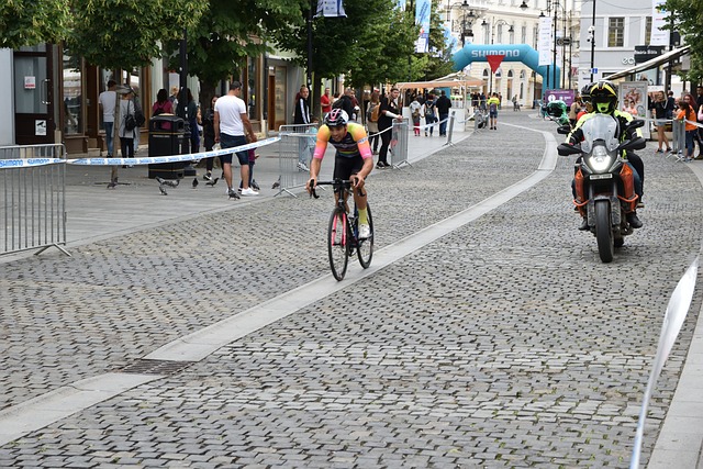 锁定西部前十！湖人灰熊谢森林狼横扫太阳神助攻 正式保底附加赛.